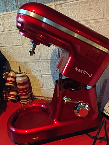 Nestling red standalone - nestling,